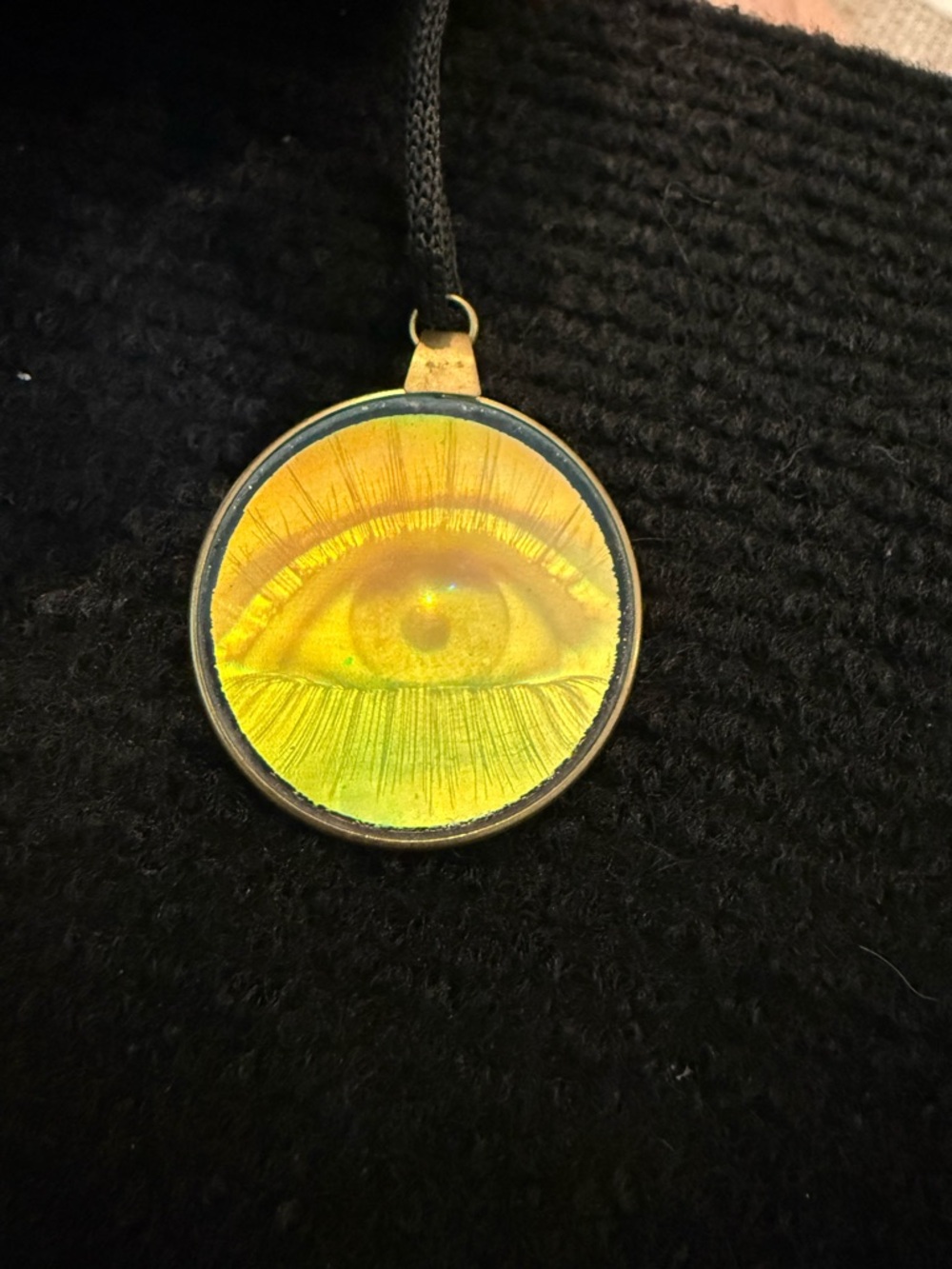 Vintage 1980s Hologram Floating Art Glass 3D Yellow-Green Eye Double Pendant